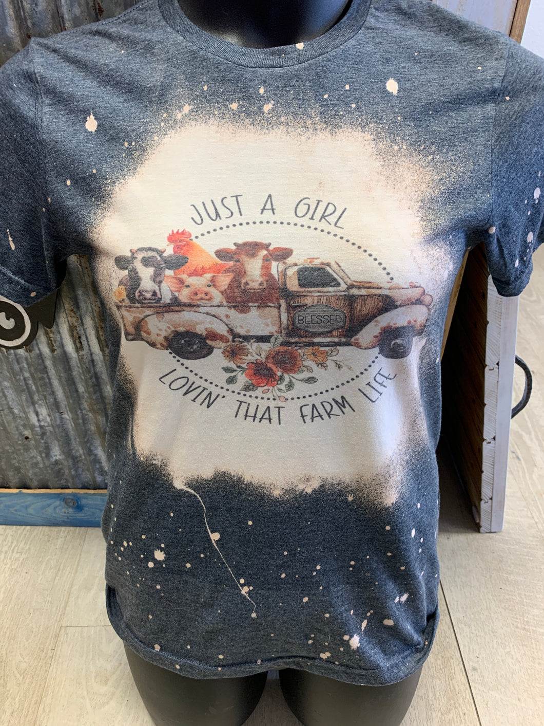 Just a girl lovin that farm life bleach t-shirt